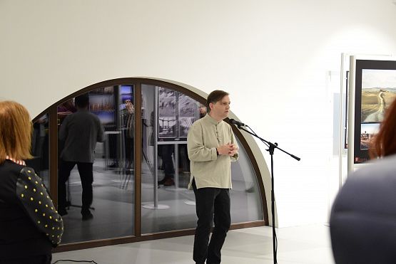 Grafika 6: "Za horyzontem" - wernisaż Lęborskiego Klubu Fotograficznego (20.10.2023)