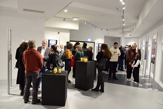 Grafika 2: "Za horyzontem" - wernisaż Lęborskiego Klubu Fotograficznego (20.10.2023)