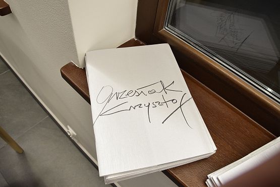 Grafika 11: Promocja tomiku Krzysztofa Grzesiaka pod tytułem "MORFOLOGIE" (16.11.2023)