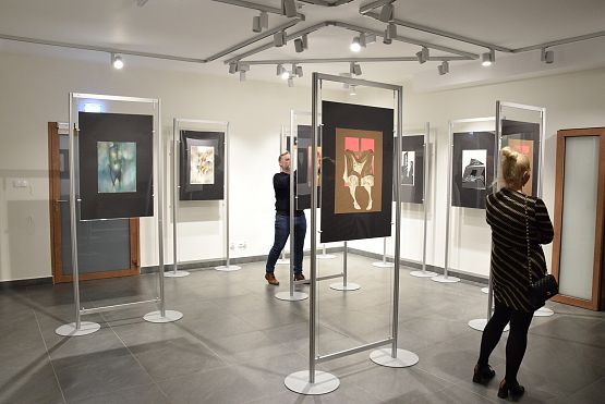 Grafika 7: Promocja tomiku Krzysztofa Grzesiaka pod tytułem "MORFOLOGIE" (16.11.2023)