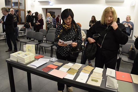 Grafika 2: Promocja tomiku Krzysztofa Grzesiaka pod tytułem "MORFOLOGIE" (16.11.2023)