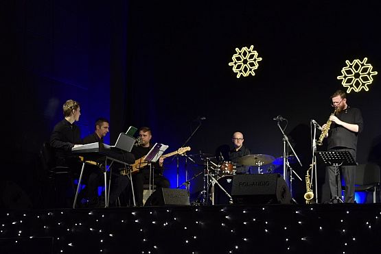 Grafika 2: Koncert świąteczny „Raduj się świecie”