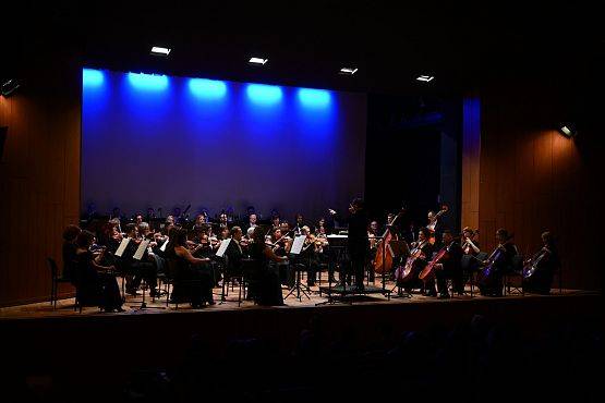 Grafika 3: Latająca Filharmonia - koncert we „Fregacie”