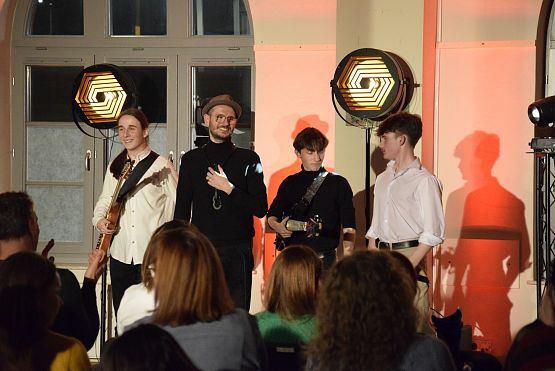 Grafika 15: Koncert KIN COLLECTIVE (2.03.2024)