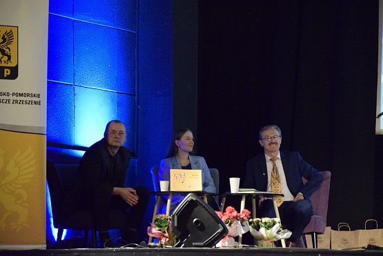 Grafika 21: Kaszëbsczé spiéwanczi "Mòtilkòwô ùczba w Lãbòrgù"  (11.03.2024)