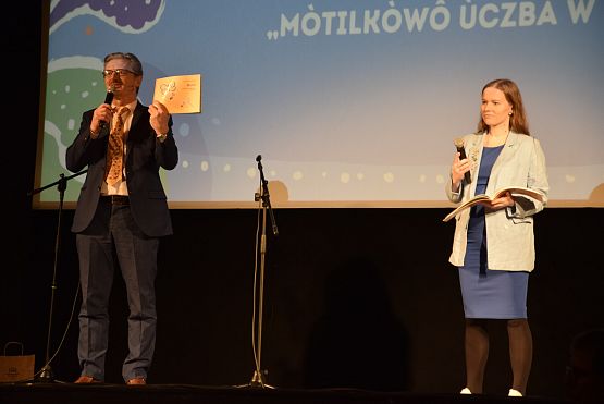 Grafika 25: Kaszëbsczé spiéwanczi "Mòtilkòwô ùczba w Lãbòrgù"  (11.03.2024)