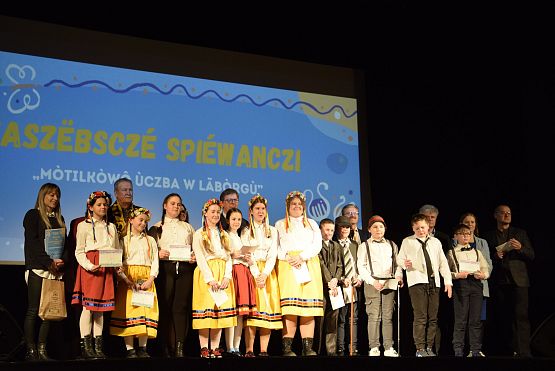 Grafika 42: Kaszëbsczé spiéwanczi "Mòtilkòwô ùczba w Lãbòrgù"  (11.03.2024)