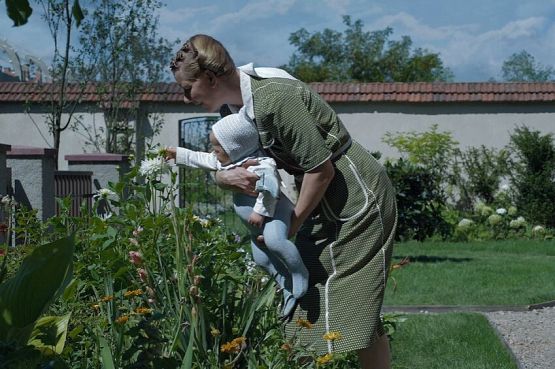 Grafika 1: Czy można urządzić sobie raj w cieniu cudzego piekła?