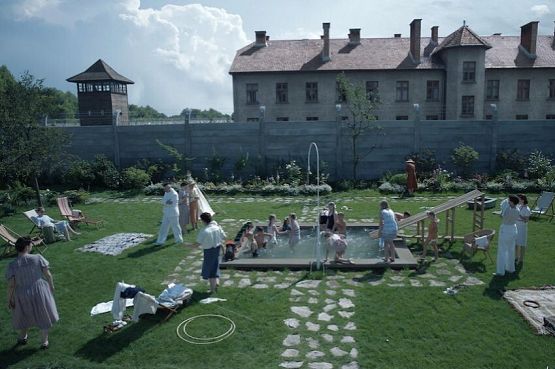 Grafika 2: Czy można urządzić sobie raj w cieniu cudzego piekła?