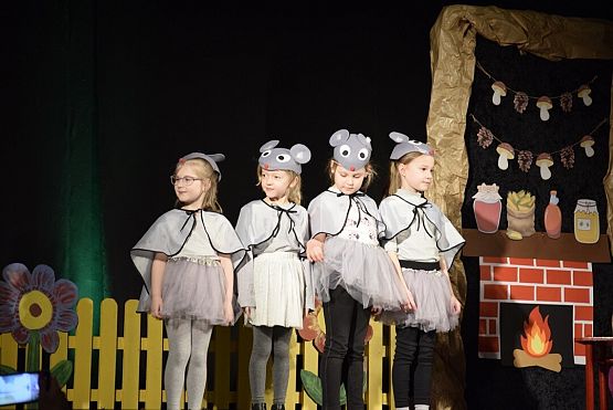 Grafika 2: Przegląd teatrów dziecięcych (25.03.2024)