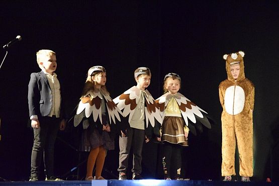 Grafika 4: Przegląd teatrów dziecięcych (25.03.2024)