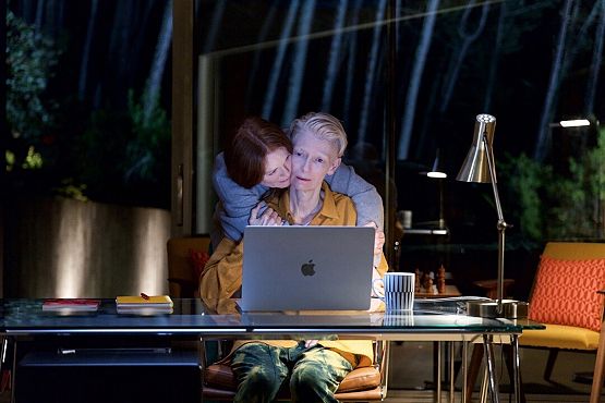 Grafika 3: W pokoju obok