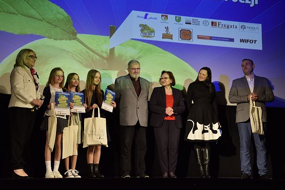 Grafika 24: IX Powiatowy konkurs recytatorski "Wiosenny powiew poezji" (23.04.2024)