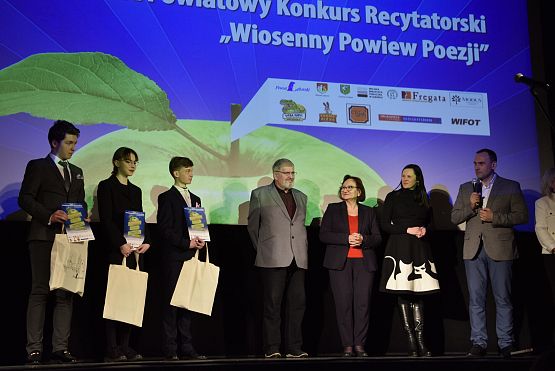 Grafika 32: IX Powiatowy konkurs recytatorski "Wiosenny powiew poezji" (23.04.2024)