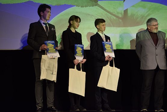 Grafika 33: IX Powiatowy konkurs recytatorski "Wiosenny powiew poezji" (23.04.2024)