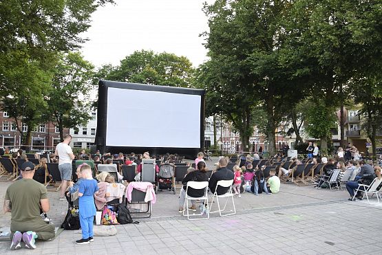 Grafika 4: Kino plenerowe na Placu Pokoju (31.05.2024)