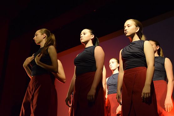 Grafika 10: Spektakle Teatru Tańca Jeszcze 5 Minut (17.06.2024)