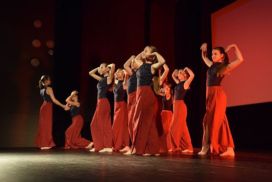 Grafika 12: Spektakle Teatru Tańca Jeszcze 5 Minut (17.06.2024)