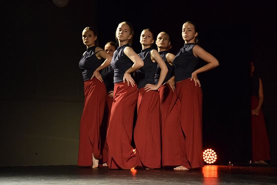 Grafika 14: Spektakle Teatru Tańca Jeszcze 5 Minut (17.06.2024)