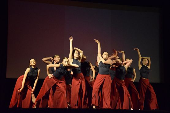 Grafika 16: Spektakle Teatru Tańca Jeszcze 5 Minut (17.06.2024)