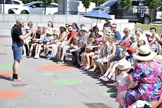 Grafika 2: Spektakl dla dzieci "Bajki pana Brzechwy" (20.07.2024)