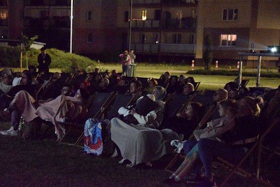 Grafika 10: Letnie Kino Plenerowe (23.08.2024)