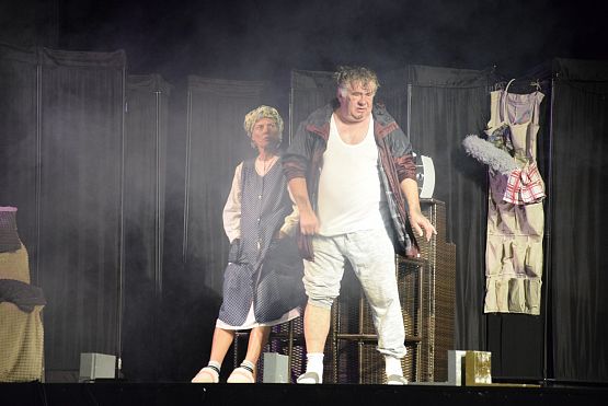 Grafika 8: Spektakl "Sposób na blondynkę" (24.10.2024)