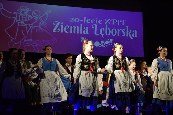 Grafika 2: Jubileusz 20-lecia Zespołu Pieśni i Tańca "Ziemia Lęborska" (25.10.2024)