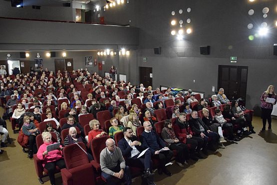 Grafika 4: Wspólne Śpiewanie Pieśni Patriotycznych (11.11.2024)