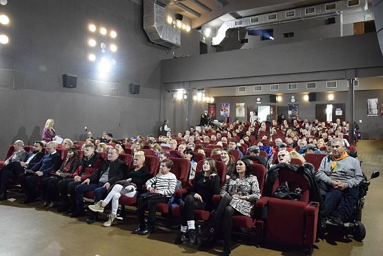 Grafika 7: Wspólne Śpiewanie Pieśni Patriotycznych (11.11.2024)