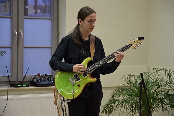 Grafika 5: Koncert Kin Collective (30.11.2024)