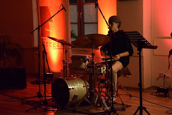 Grafika 8: Koncert Kin Collective (30.11.2024)