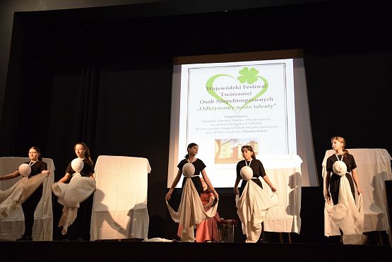 Grafika 12: Wojewódzki Festiwal Twórczości Osób Niepełnosprawnych (3.12.2024)