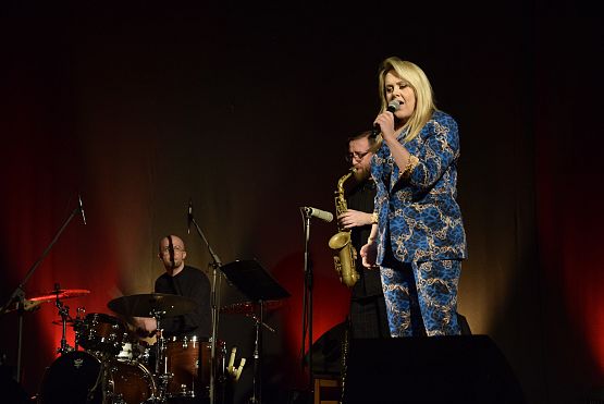 Grafika 3: Koncert "Wieczór na kobiecą nutę"