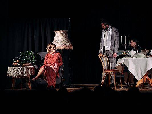 Grafika 3: “Ich czworo” - spektakl teatralny we “Fregacie”