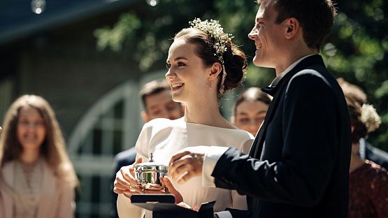 Grafika 3: Jedno wydarzenie odsłoni rodzinne tajemnice