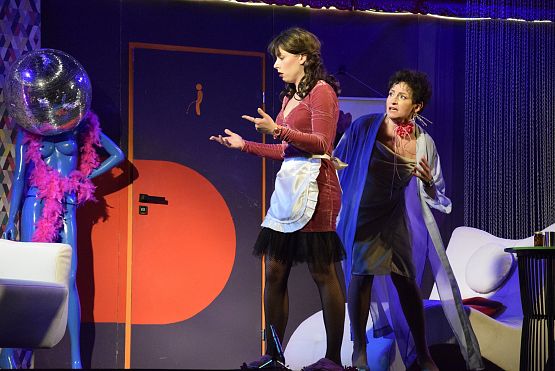 Grafika 8: Spektakl "Dom wariatów" - 12.02.2025