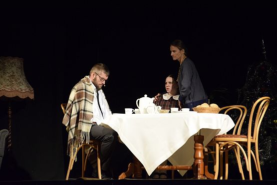 Grafika 18: Spektakl "Ich czworo" - 17.03.2025