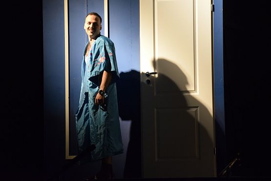 Grafika 6: Spektakl "Stosunki na szczycie" - 15.04.2025