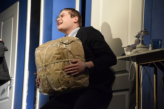 Grafika 9: Spektakl "Stosunki na szczycie" - 15.04.2025