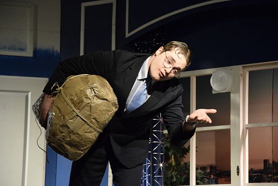 Grafika 11: Spektakl "Stosunki na szczycie" - 15.04.2025