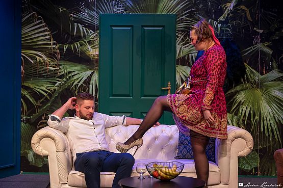 Grafika 2: "Pomoc domowa" - spektakl teatralny we "Fregacie"