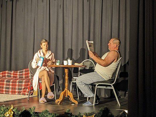 Grafika 2: Spektakl teatralny "Tylko dla dorosłych 2"