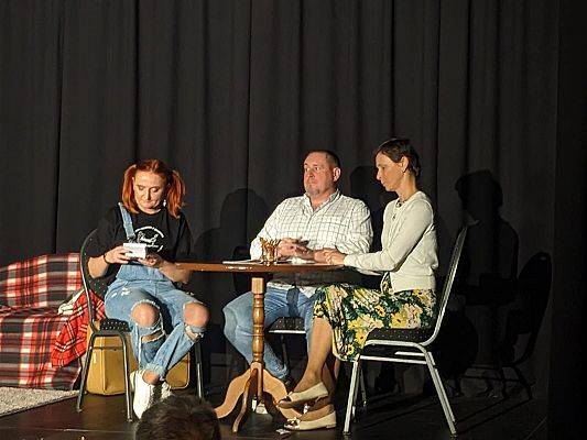 Grafika 4: "Tylko dla dorosłych 2" - spektakl teatralny we "Fregacie"