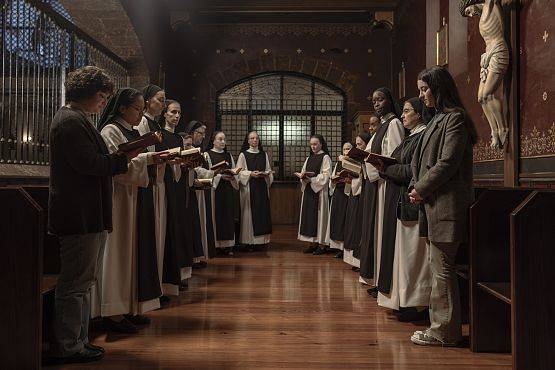 Grafika 2: KOBIETA PEŁNA ŻYCIA- "Niedziele"