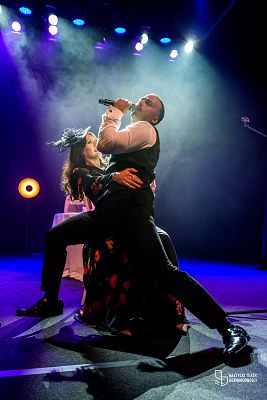 Grafika 4: "Pod kapeluszem" - wieczór kabaretowo-słowny z repertuarem Hanki Bielickiej