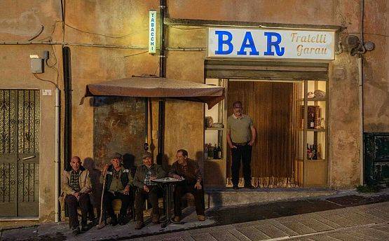 Grafika 1: DYSKUSYJNY KLUB FILMOWY: Takie jest życie