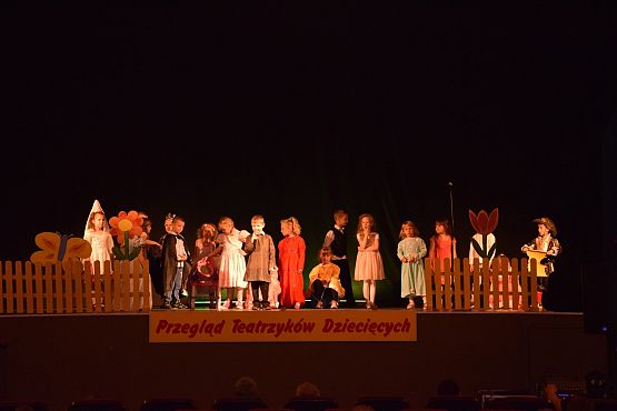 Grafika 7: Przegląd teatrzyków dziecięcych. 10.06.2016.