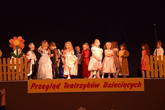 Grafika 8: Przegląd teatrzyków dziecięcych. 10.06.2016.