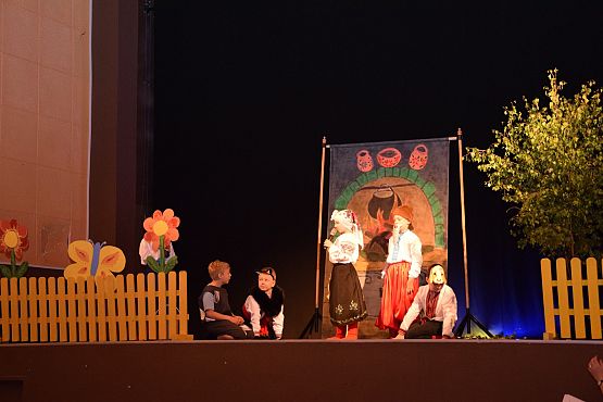 Grafika 13: Przegląd teatrzyków dziecięcych. 10.06.2016.